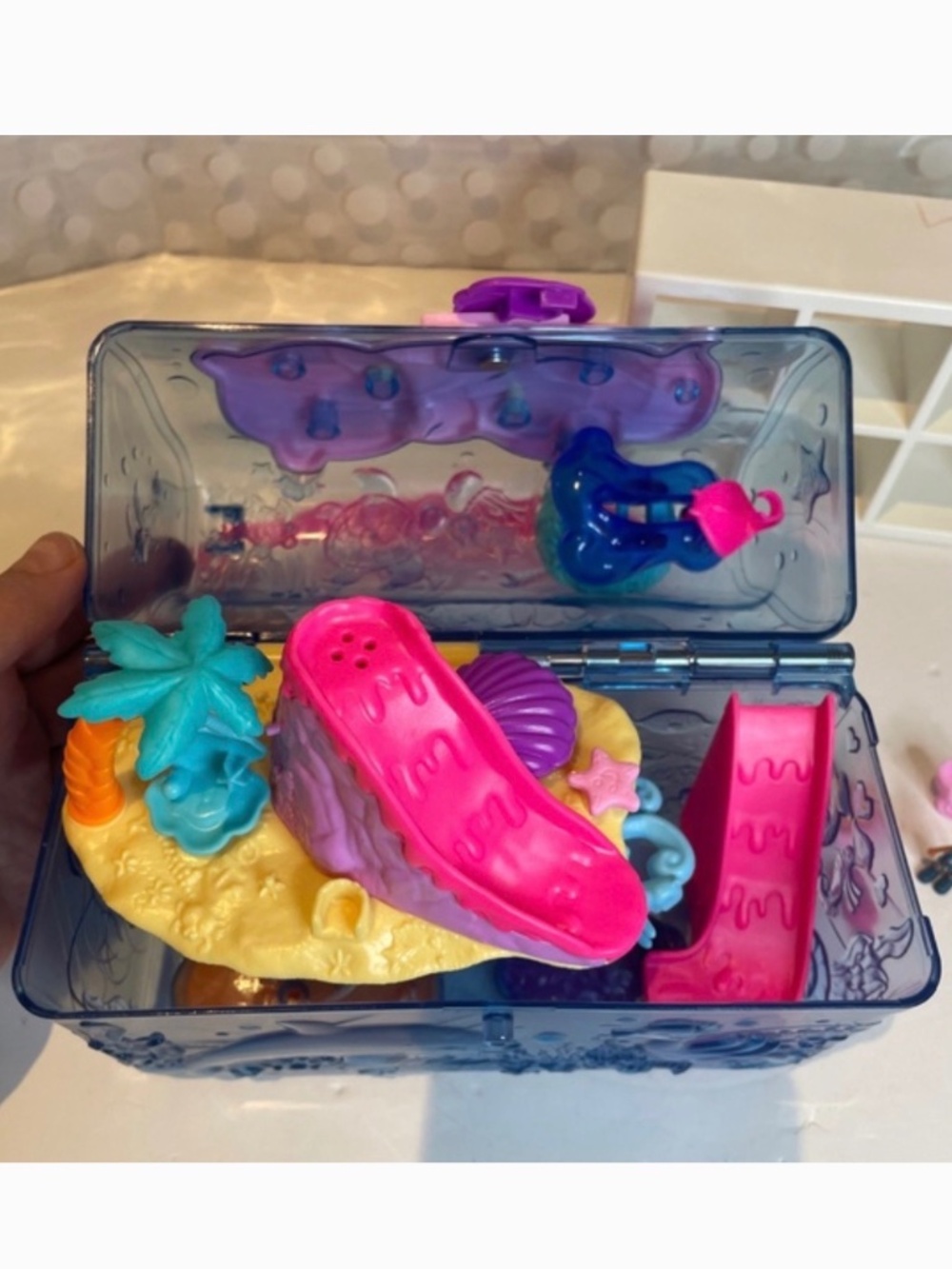 Polly Pocket Sparkle 🦦 Cove Adventure Island Treasure Chest Playset